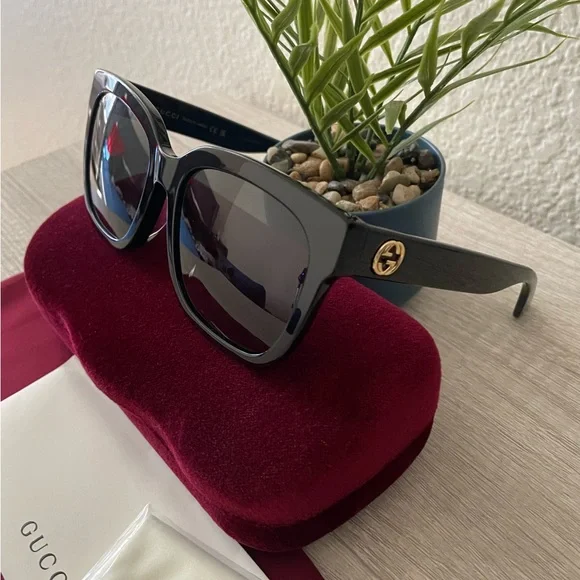 New , Gucci women's GG0034SAN 55mm sunglasses - Picture 3 of 15